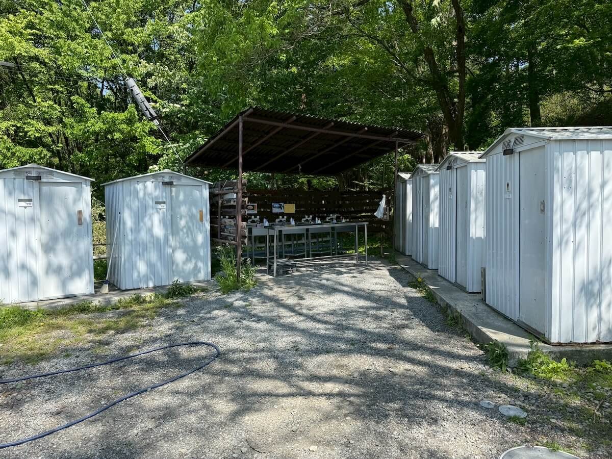 昇仙峡オートキャンプ場の炊事場、ゴミ捨て、廃捨て場、シャワールーム
