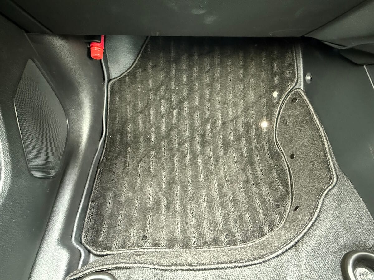 WR-V 専用 ユアーズ　ペダルマットセット 助手席側に純正マット使用