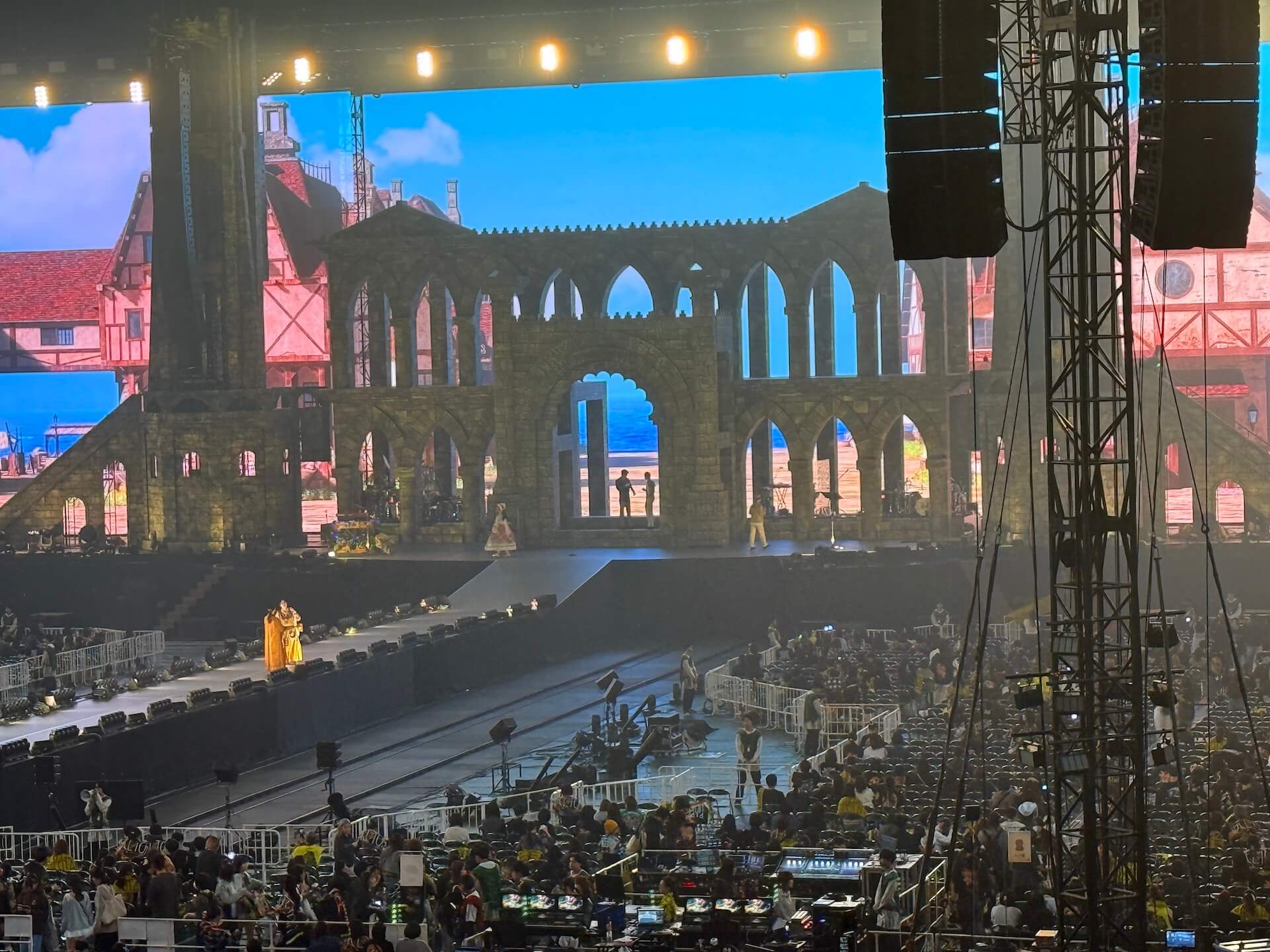 バベルの塔の会場